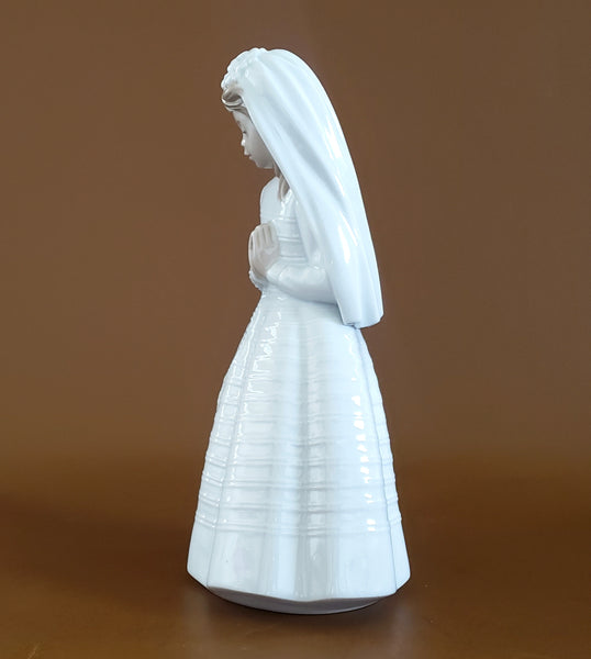 NAO by Lladro Porcelain Figurine "First Communion"Girl 0236 Daisa - Spain 1992