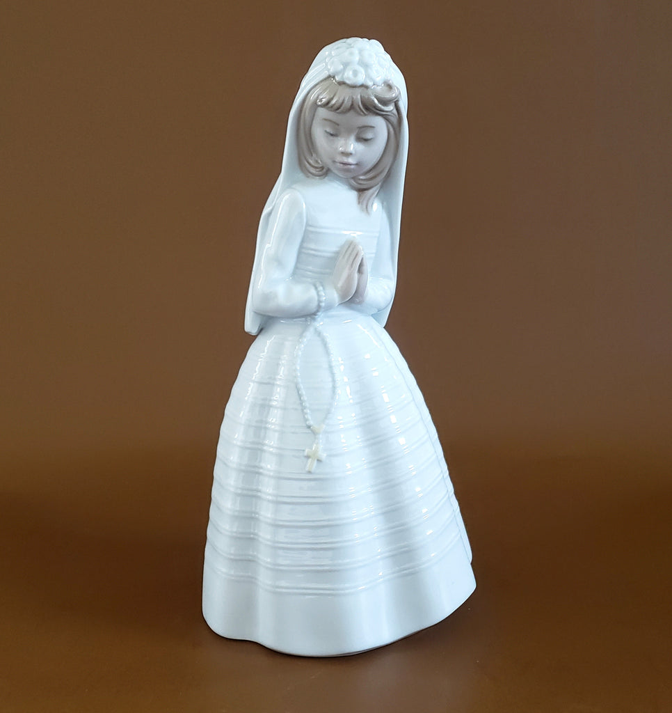 NAO by Lladro Porcelain Figurine "First Communion"Girl 0236 Daisa - Spain 1992