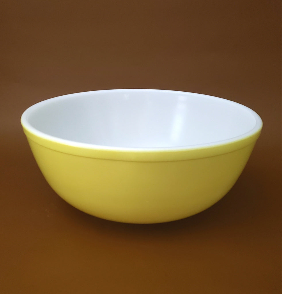 Vintage PYREX Primary Yellow Quart Mixing Bowl #404 1945-1950